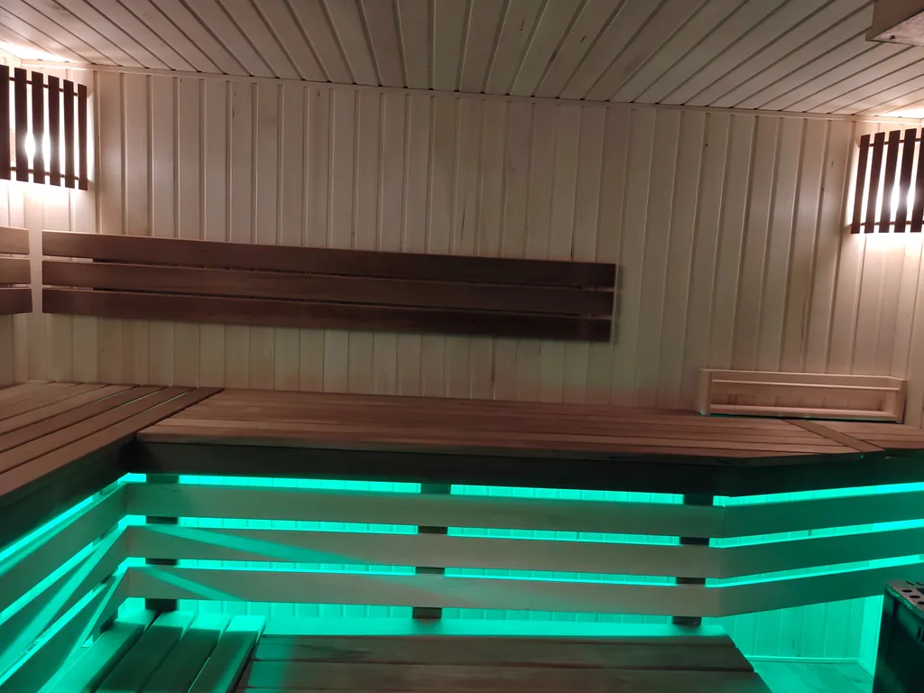 Дом коттедж с дизайнерским ремонтом