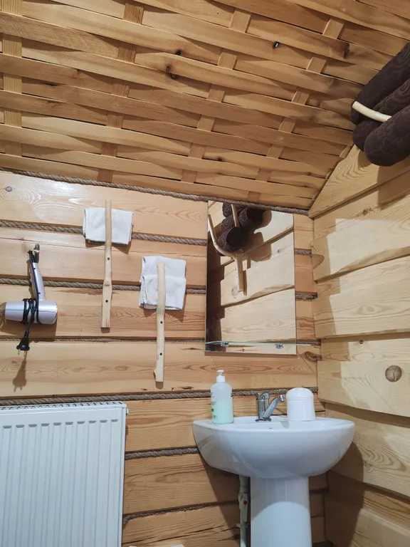 Второй этаж-студия в двух этажном доме