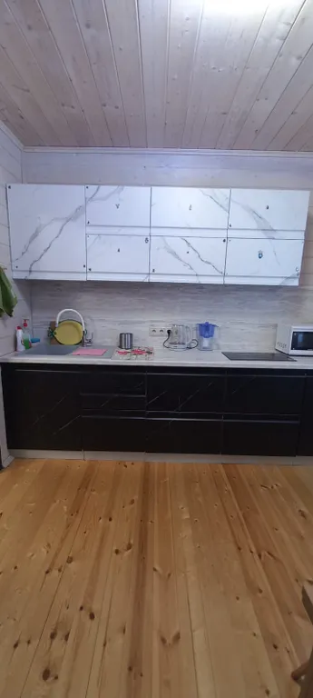 Дом с баней в тихом месте