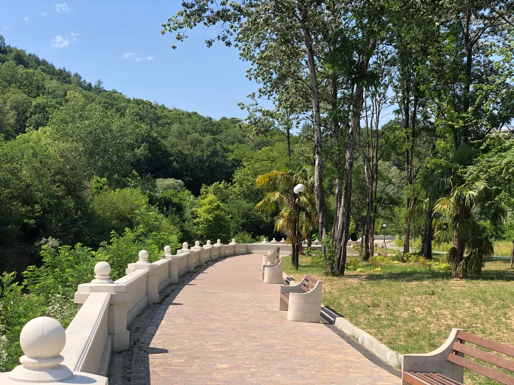 Квартира Квартира Уютная студия с панорамными окнами, балконом, видом на горы — Мацеста