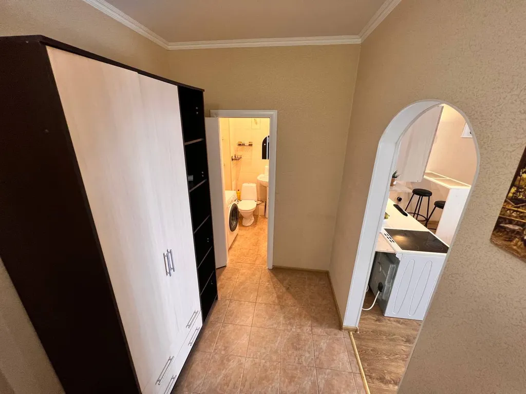 Квартира Уютная светлая студия, центр, ТЦ Вояж, парковка, кафе, аквапарк источник — Тюмень