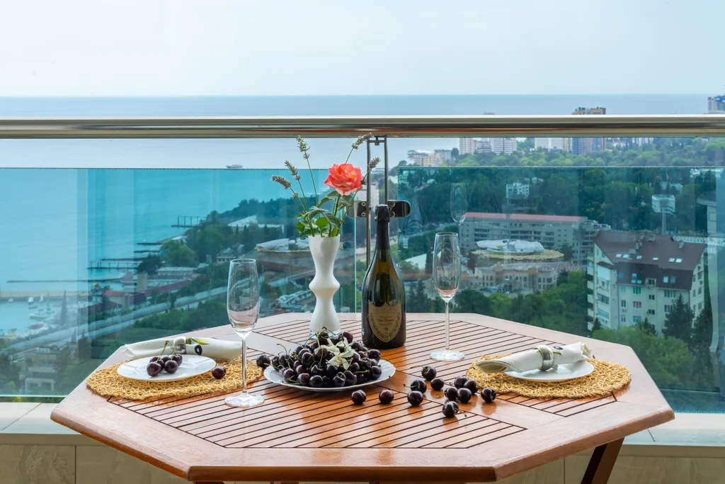 Роскошная идеал квартира с двумя террасами, тремя санузлами и бассейн