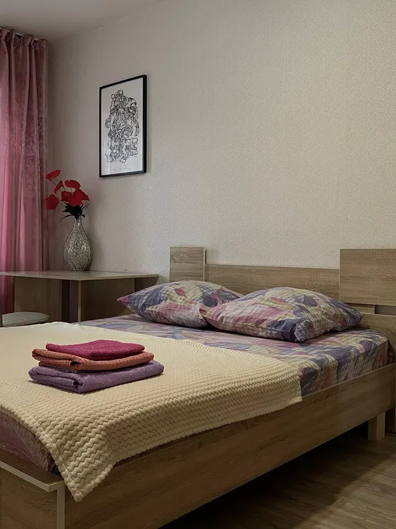 Уютная двухкомнатная квартира на набережной