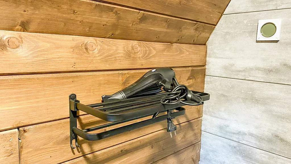 Домик в лесу вблизи от города в стиле A-frame