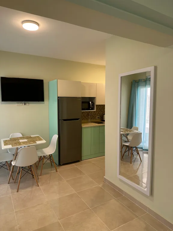 Апартаменты с личным пляжем и бассейном