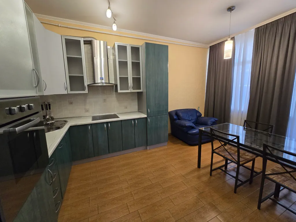 Уютная квартира с видом на морпорт в центре