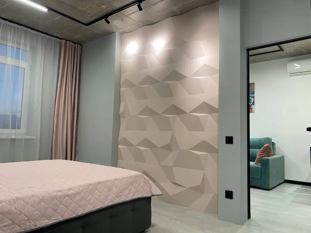 Апартаменты "Пикассо" - индустриальный шик с яркими акцентами