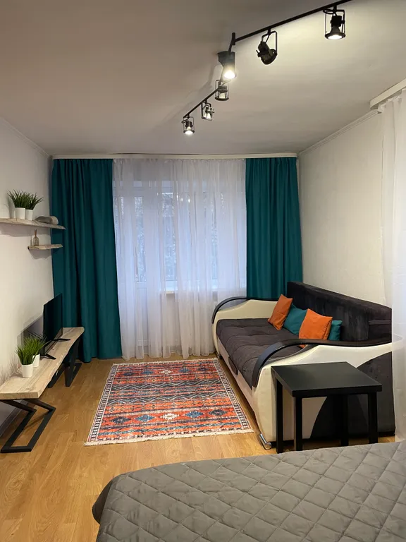 Аквамариновый вечер в центре города