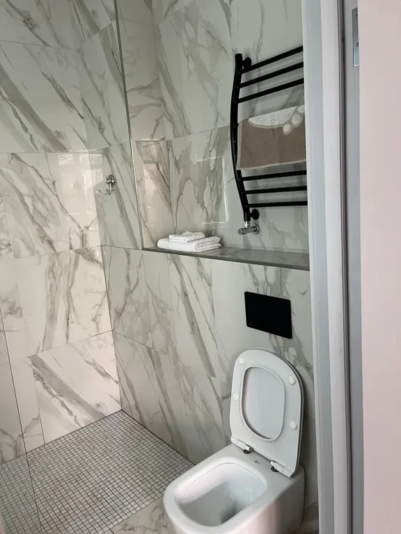 Апартамент-студия с кухней и балконом у моря