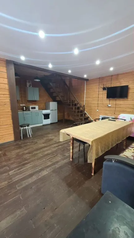 Коттедж в живописном месте на берегу реки Бия