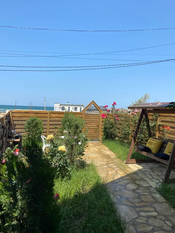 Домики на берегу Каспийского моря