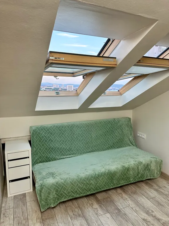 Двухуровневая квартира с видом на море и горы