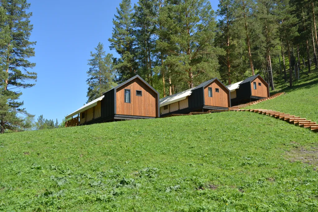 Тёплый сафари-тент с видом на горы