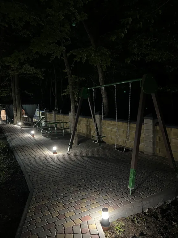 Домик в лесу с большой верандой