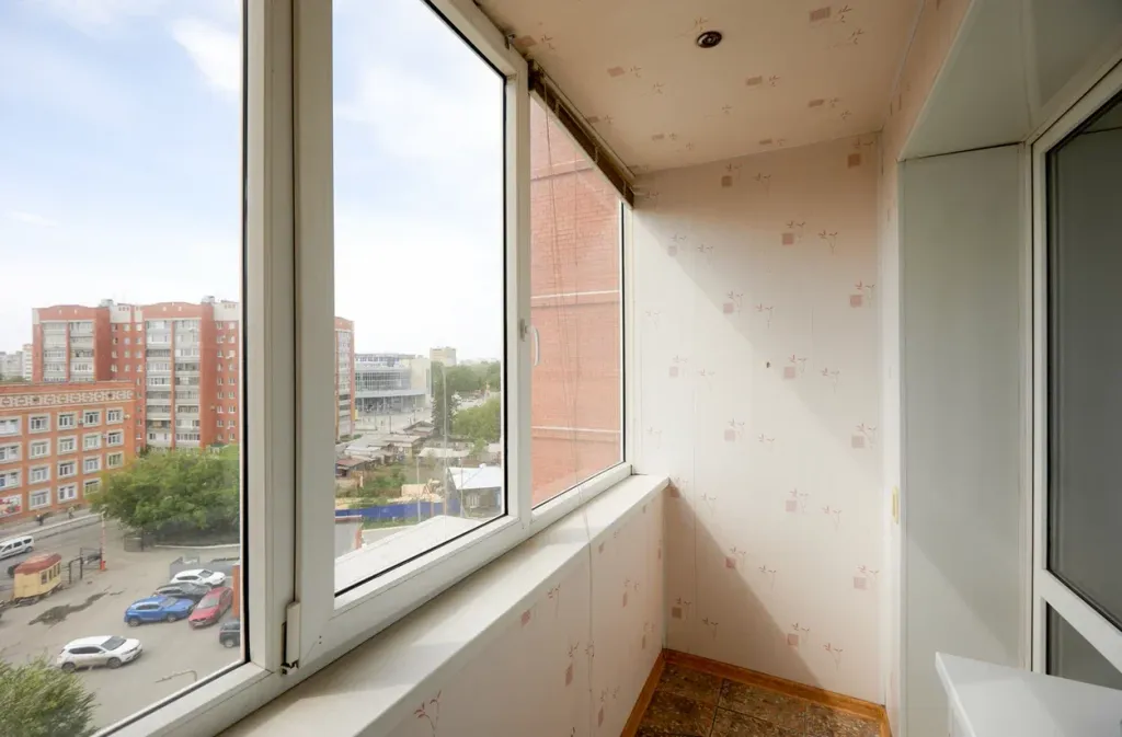 Большой 1-комнатной квартиры с видом на парк и реку