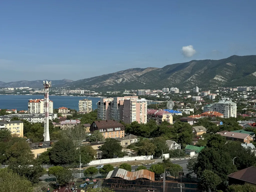 Квартира Квартира с видом на море и горы в 15 минутах до пляжа — Геленджик