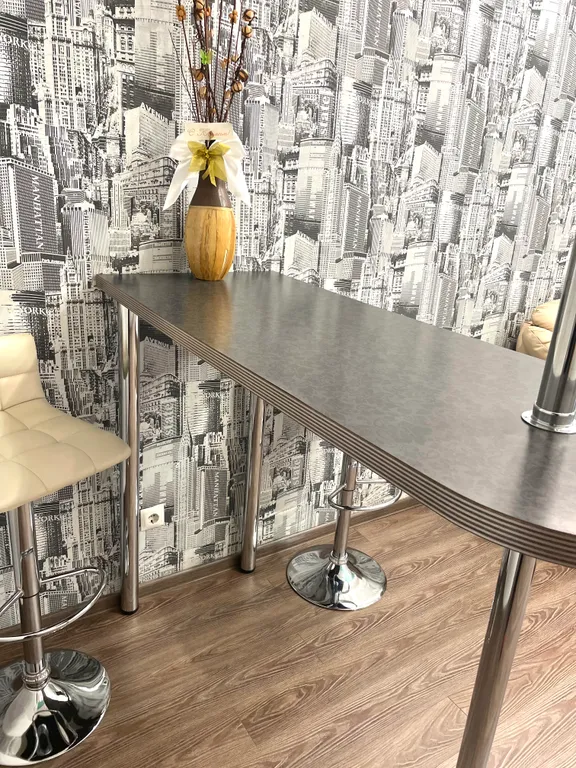 Рядом с бизнес отелем Азия в центре города