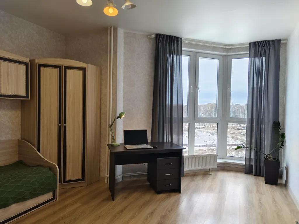 3-комнатная квартира с балконом у Дома Ученых