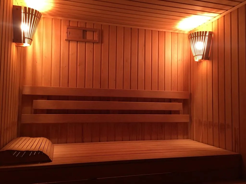 Бассейн в домике шале с сауной и мангалом