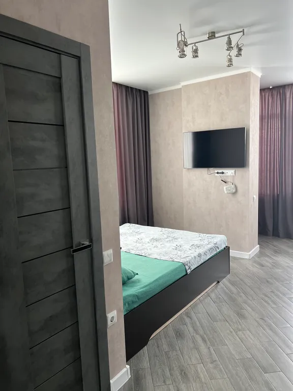 Студия в новом доме с новым хорошим и уютным ремонтом