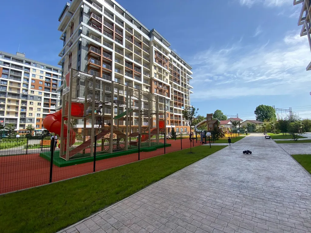 Квартира с двумя открытыми балконами и видом на море