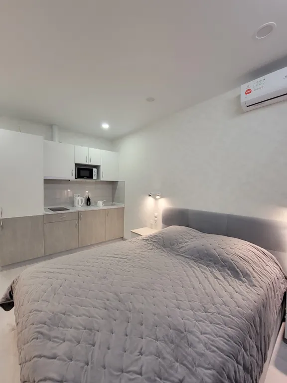 Стильные апартаменты с видом на море и горы