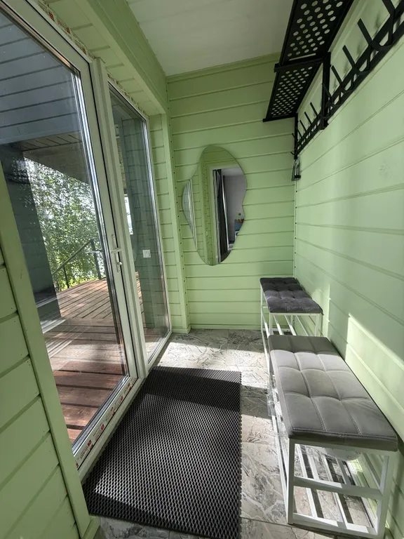 Уютный дом с видом на озеро