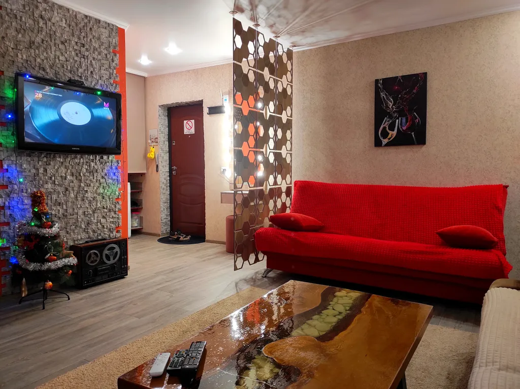 Квартира Уютная студия в самом центре города — аренда посуточно в Саяногорск