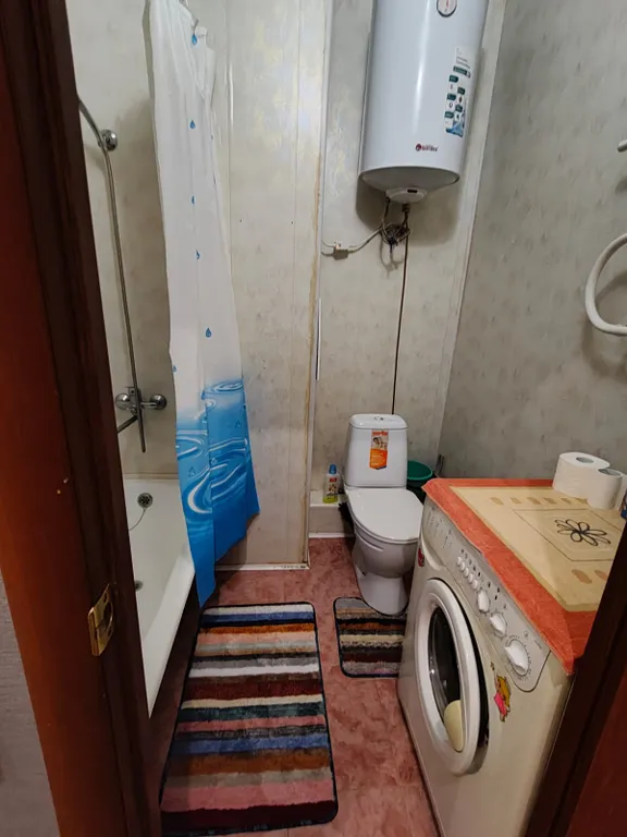 Студия рядом с ТЦ Аура