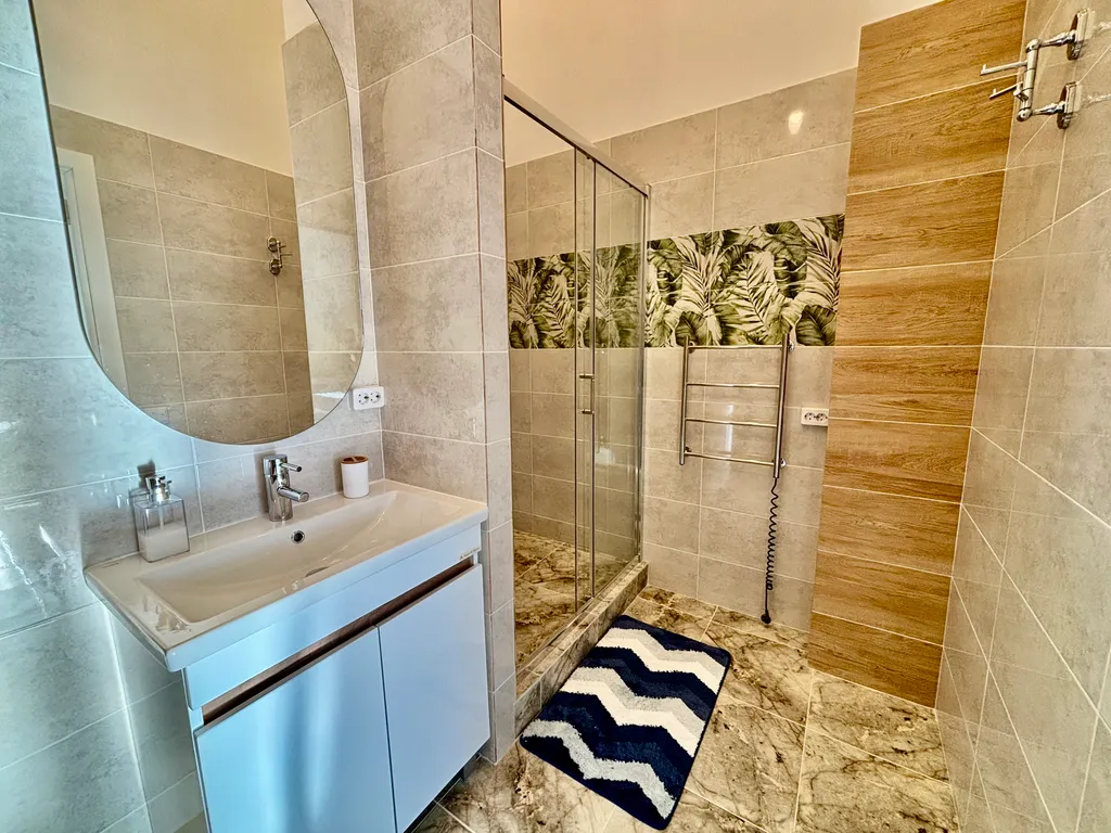 Кругозор туан-хаус с видом на реку