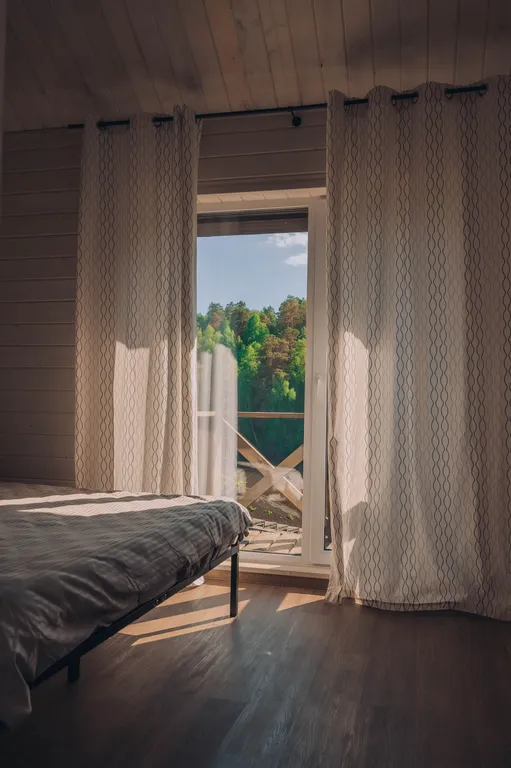 Гостевой домик с панорамными окнами