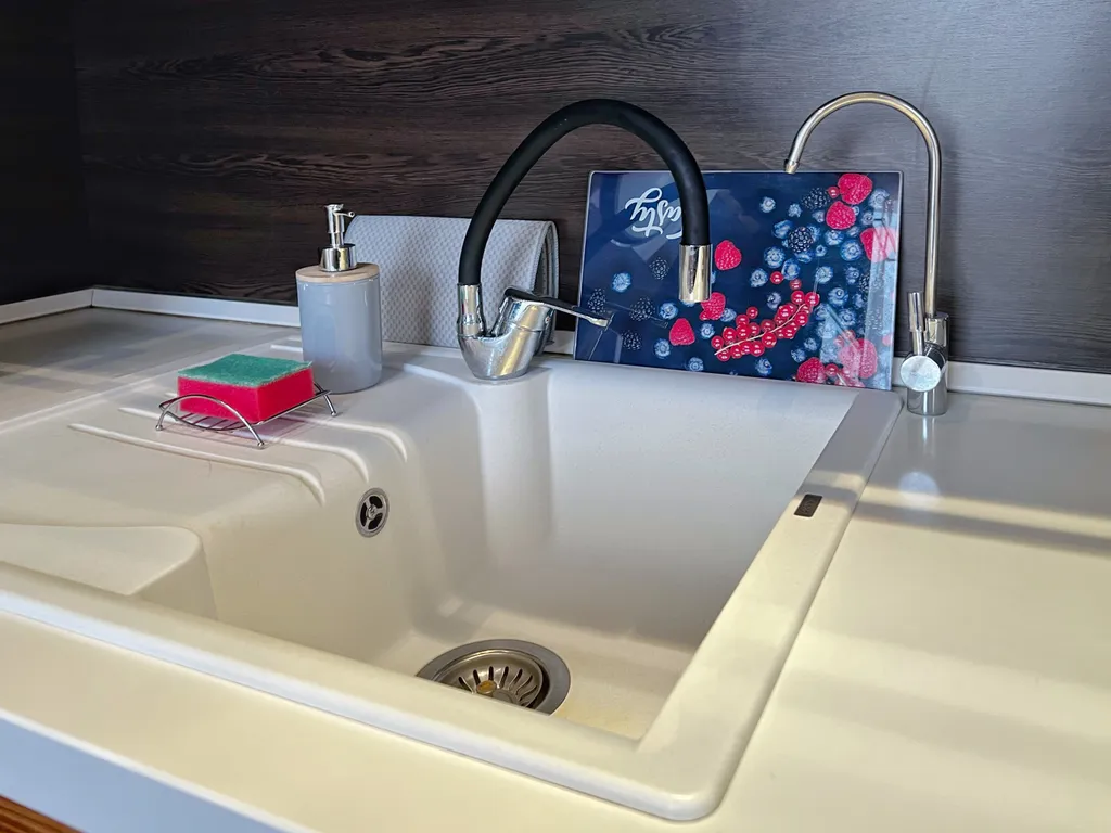 Красивая большая двухкомнатная квартира в микрорайоне Красный Камень