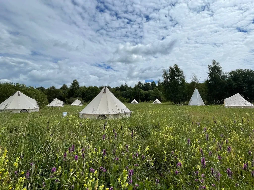 Атмосферный дом со всеми удобствами, панорамным окном и кондиционером