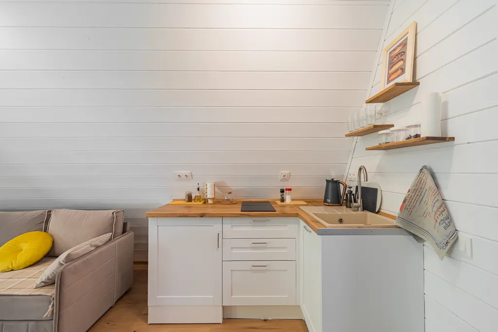 А-фрейм в сказочном зимнем лесу