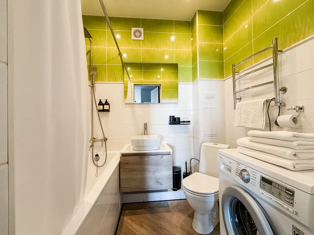 Дизайнерская евродвушка Океан у музея Мирового океана