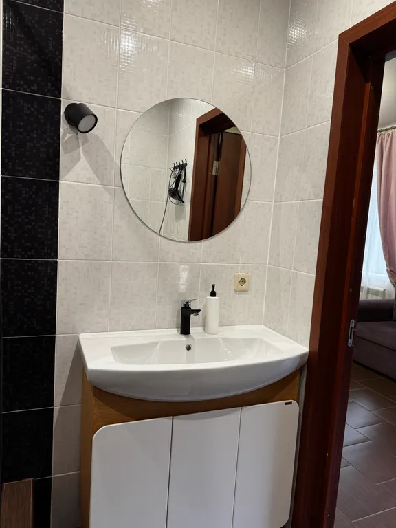 Квартира Квартира Апартамент с кухней в частном доме у набережной — Геленджик