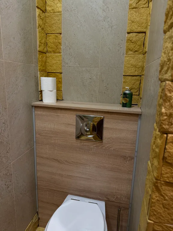 Коттедж с теплым бассейном под открытым небом. На 6 человек.