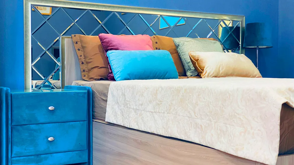 Просторная квартира с лоджией на площади Революции