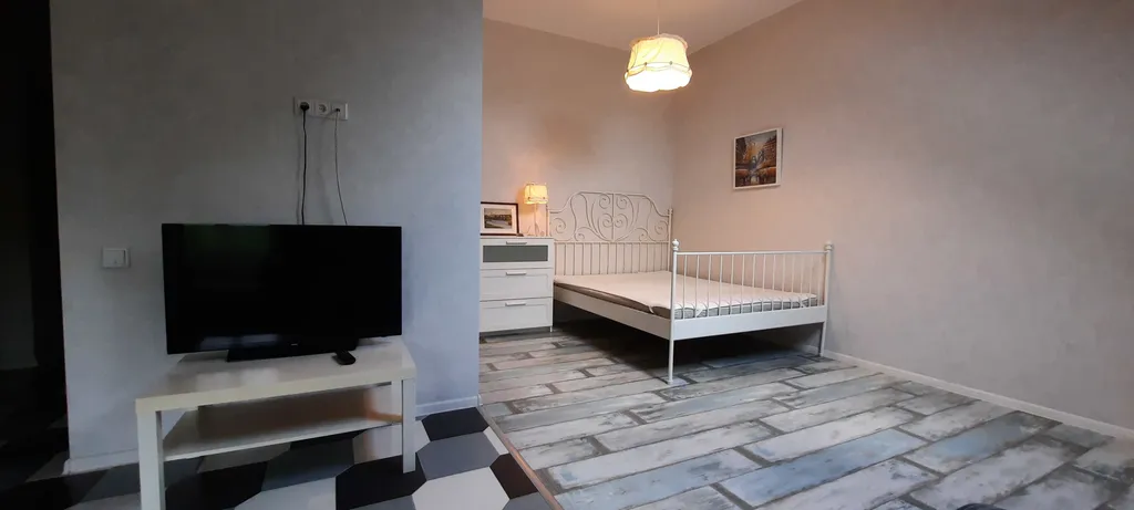 Квартира студия с дизайнерским ремонтом — аренда посуточно в Калуга