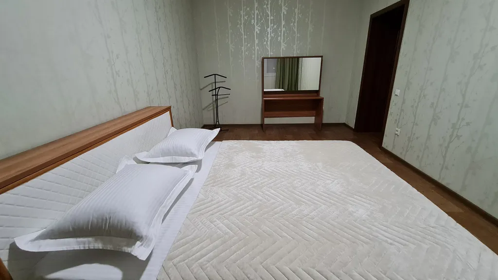 Просторная комфортабельная 2-комнатная квартира в многоэтажном доме — аренда посуточно в Ульяновск