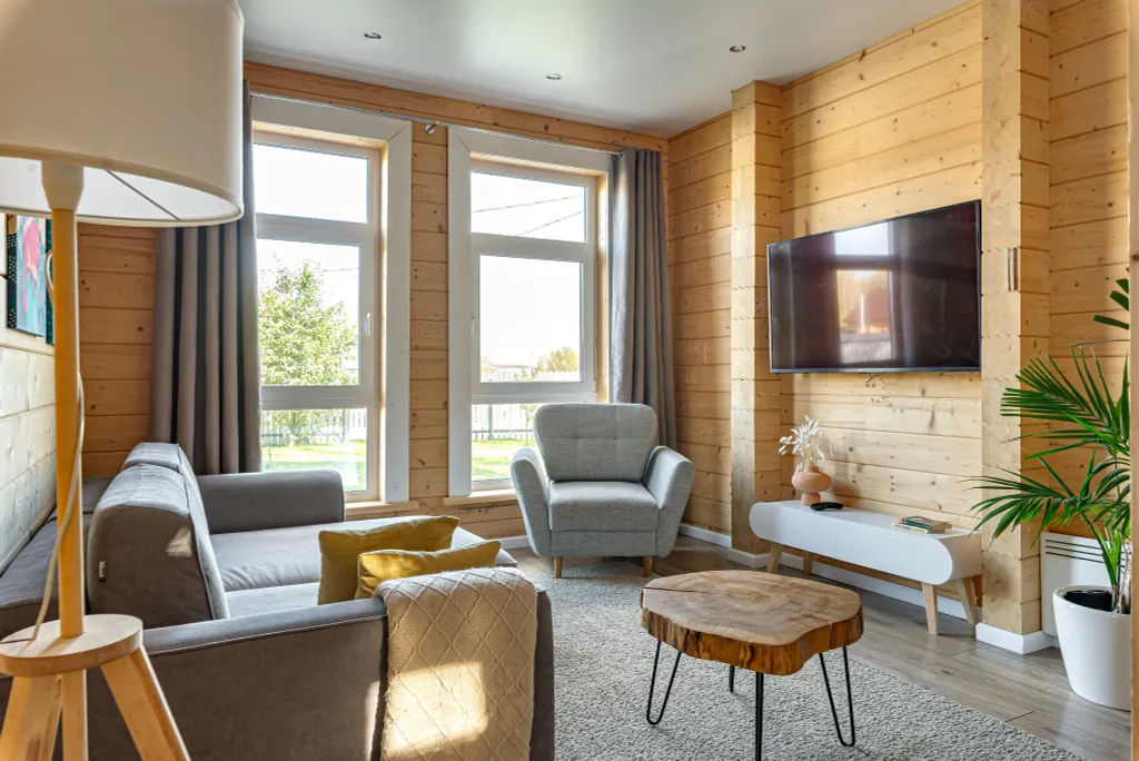 Дом из бруса в лесу с баней и чаном