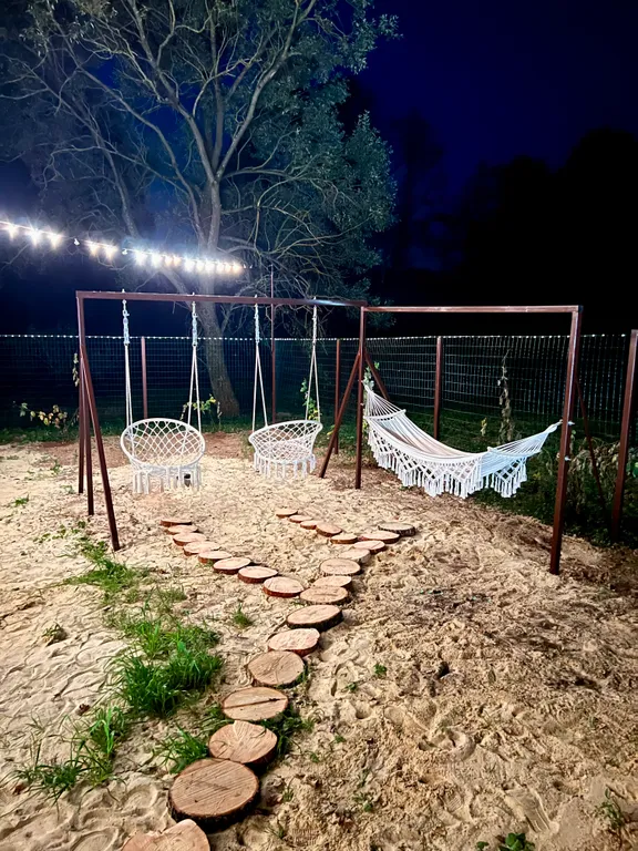 Уютный домик у леса