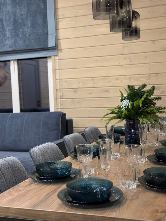 Коттедж для всей компании с видом на лес