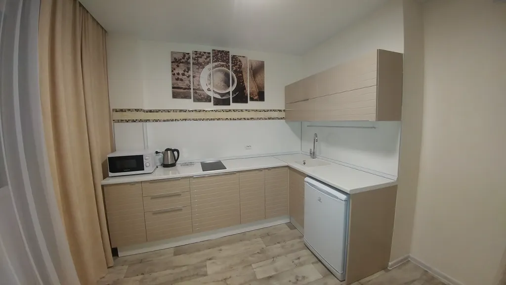 Студия с дизайнерским ремонтом и красивым видом на город