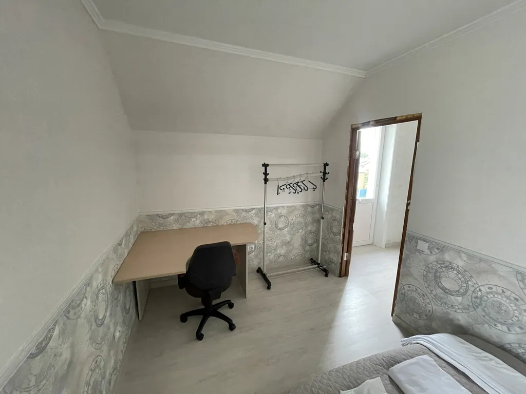 Уютный двухэтажный дом в черте города для отдыха и работы