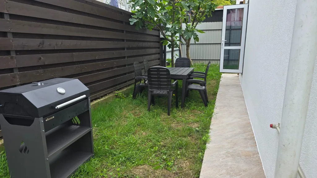 Новый дом с бамбуковой рощей