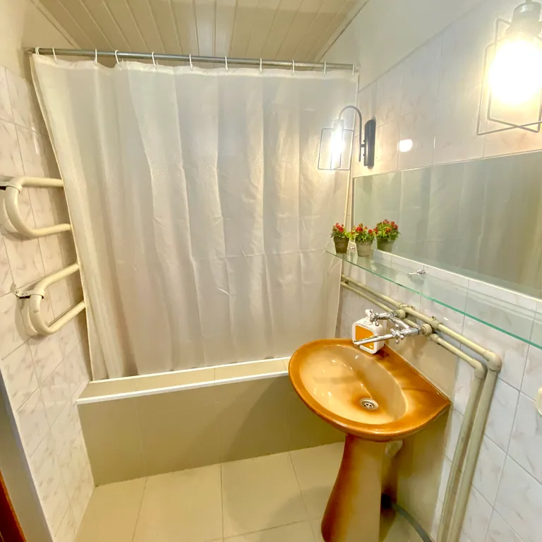 Коттедж Уютный домик напротив Комсомольского парка и Старого озера — Кисловодск