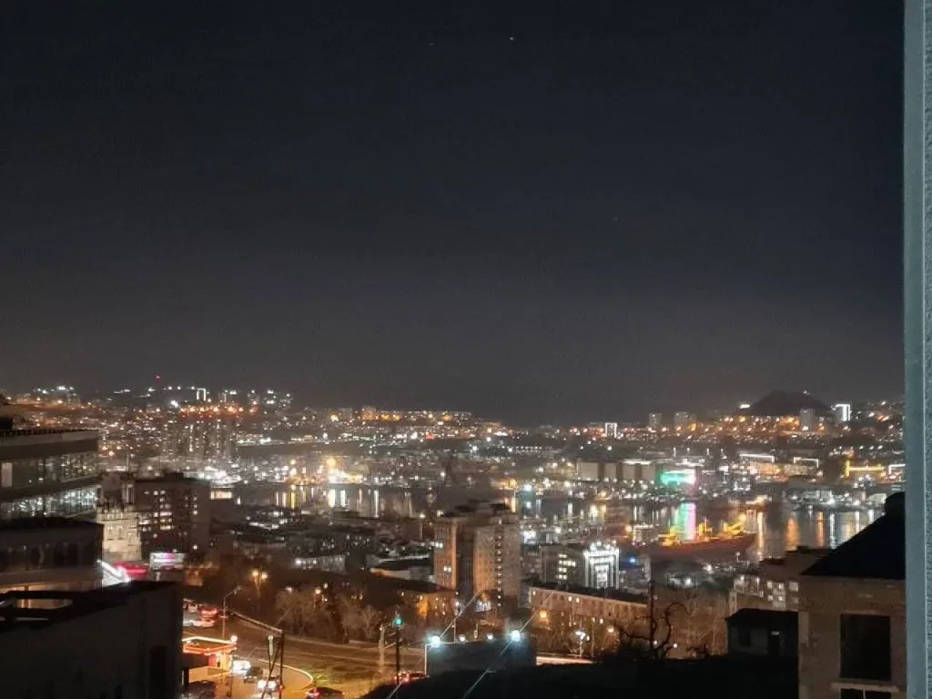 Студия в центре с видом на Золотой мост, город, море