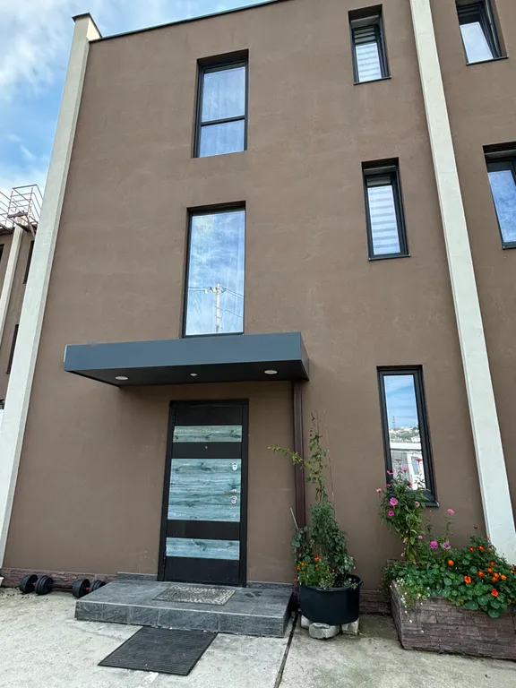 Уютный таунхаус с видом на море