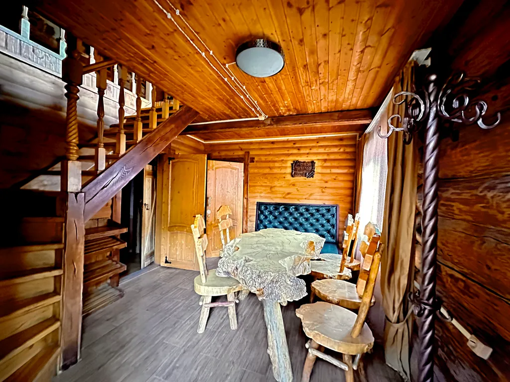 Сруб с баней на дровах